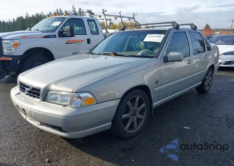 2000 Volvo S70 Glt/Glt Se z USA, uszkodzony, nr VIN YV1LS56D4Y2623131
